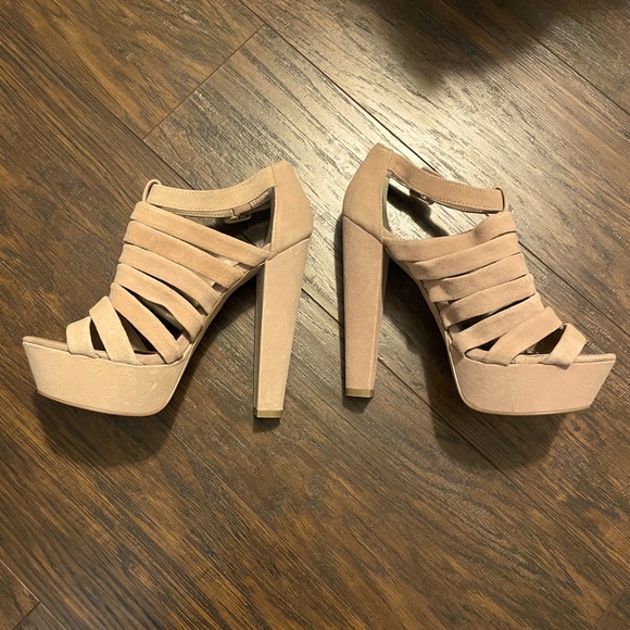 Steve Madden Nude Suede Platform Sandals Size 8 - worn once! - Picture 1 of 11